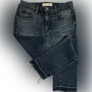 THE DENIM FORUM MID RISE SKINNY CROP JEANS MEDIUM BLUE WASH FROM ARITZIA WOMENS